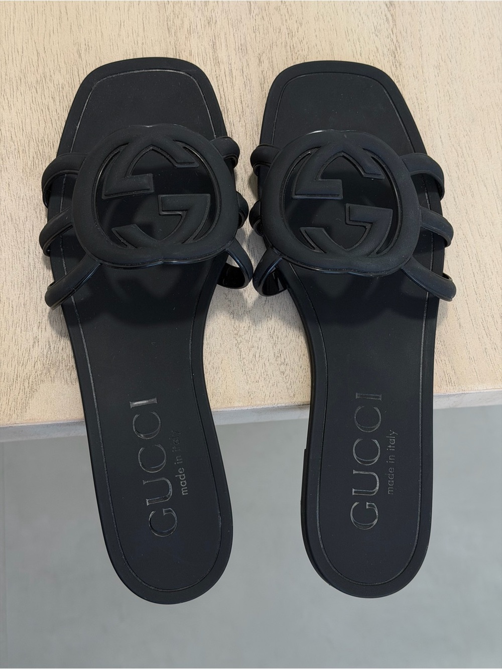 Gucci Black Interlocking G slide sandal